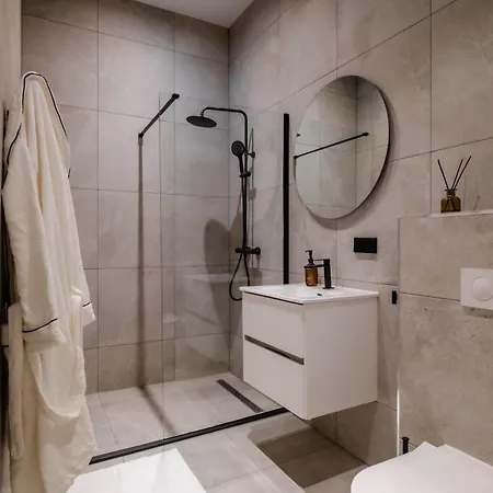 Luxury Steps Away From Station Rotterdam