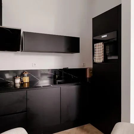 Luxury Steps Away From Station Apartment Rotterdam